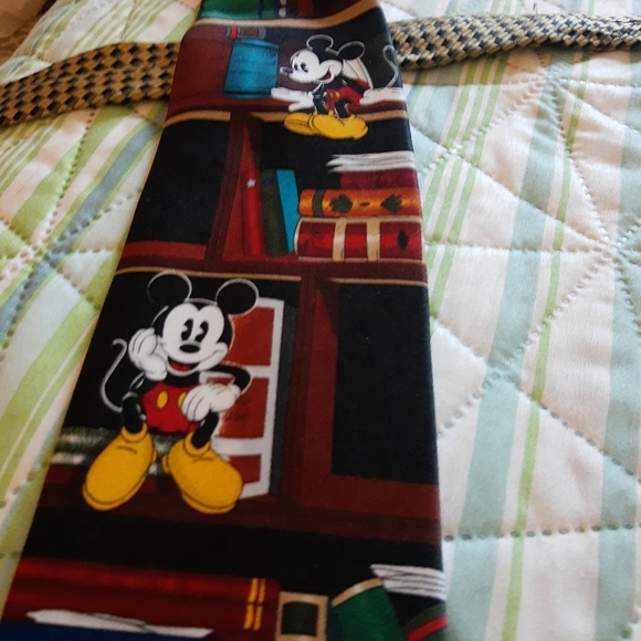 Micky Mouse Tie !!!!!! - Picture 2 of 3